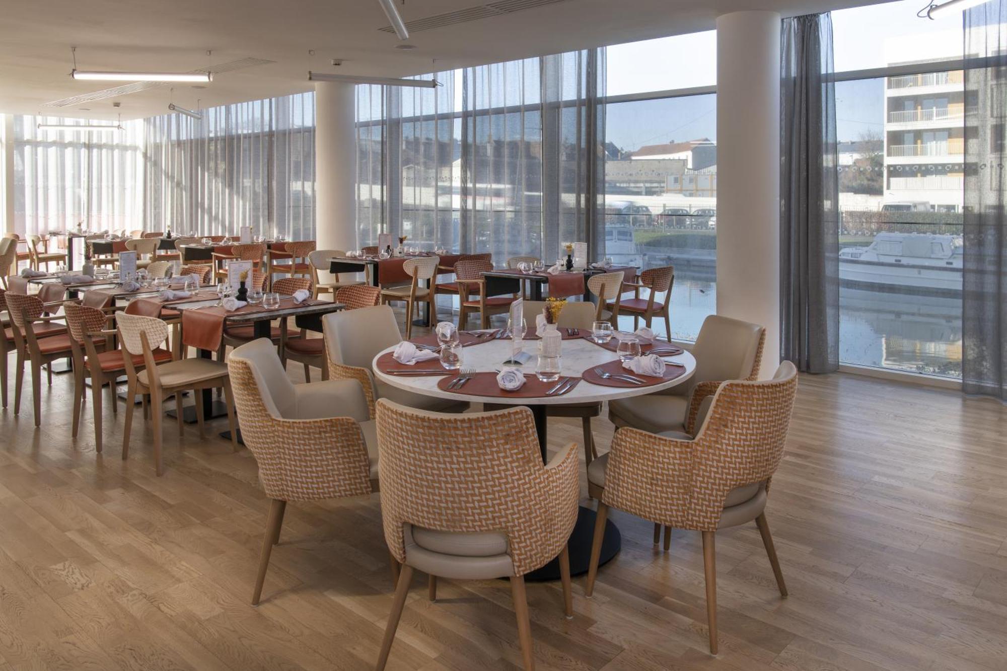 Domitys L'Esquisse Aparthotel วาลองเซียนส์ ภายนอก รูปภาพ