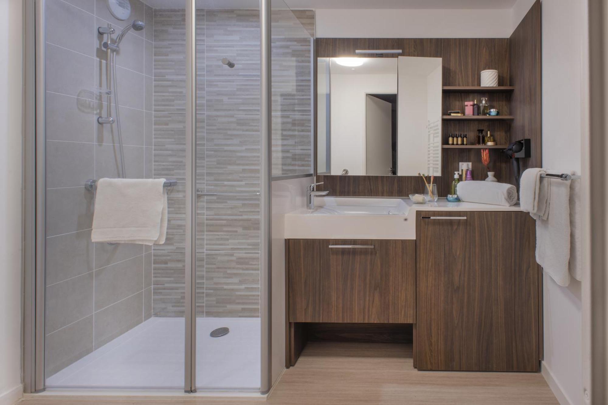 Domitys L'Esquisse Aparthotel วาลองเซียนส์ ภายนอก รูปภาพ