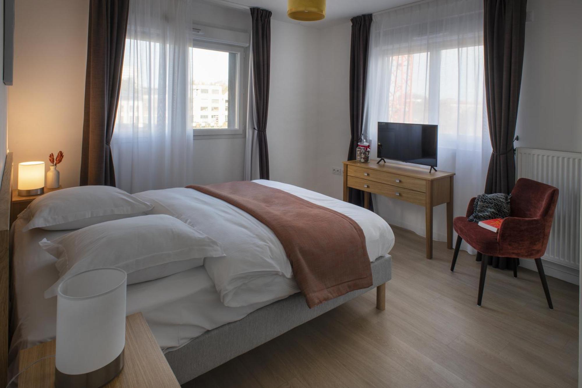 Domitys L'Esquisse Aparthotel วาลองเซียนส์ ภายนอก รูปภาพ