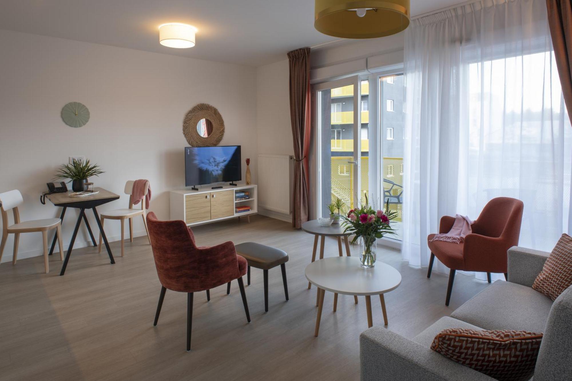 Domitys L'Esquisse Aparthotel วาลองเซียนส์ ภายนอก รูปภาพ