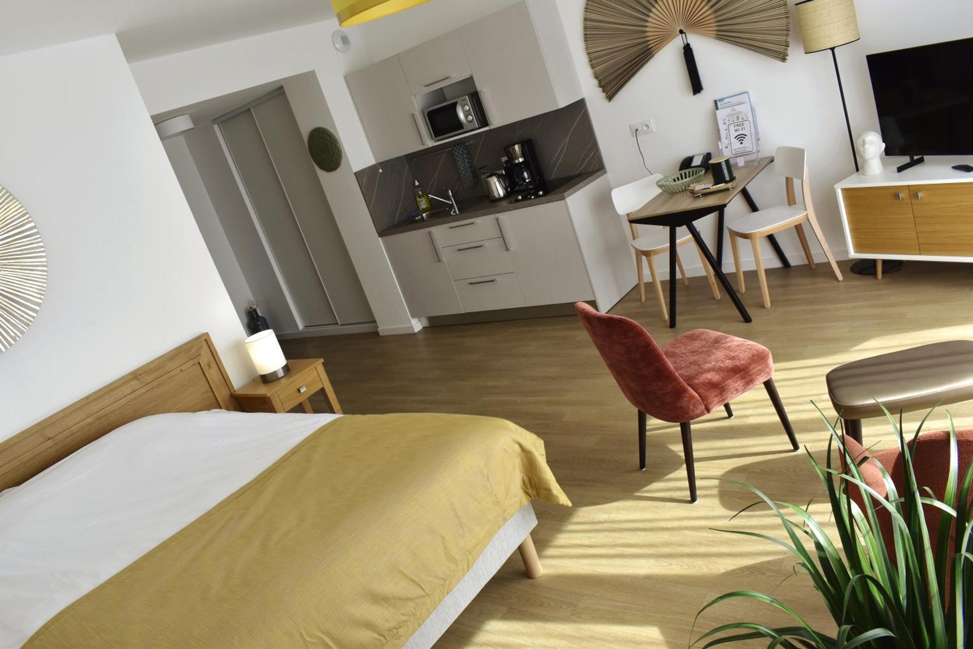 Domitys L'Esquisse Aparthotel วาลองเซียนส์ ภายนอก รูปภาพ